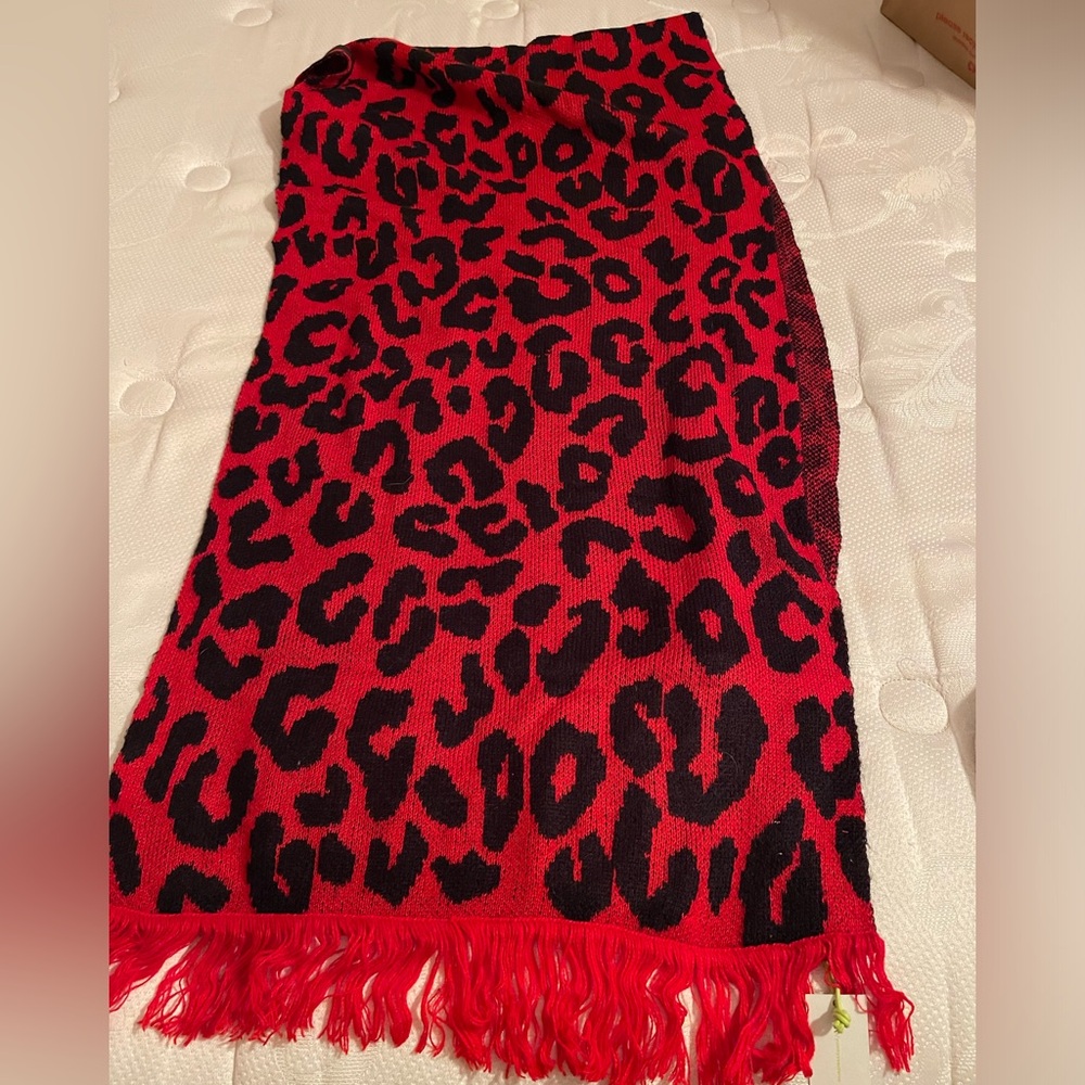 Red cheetah scarf NWT